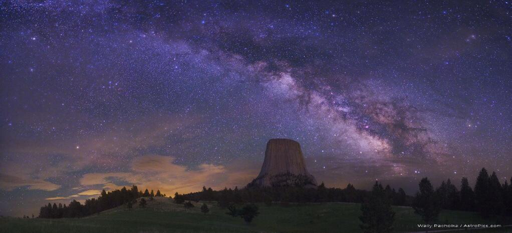 MilkyWay over Devils Tower WY