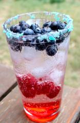 4th of July Drink - The Sparkler Yum complete with pop rocks!