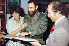 Justin Trudeaus mother and father with Castro