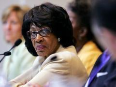 Maxine Waters I am sitting in a room full of farts face