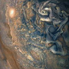 Clouds above Jupiter