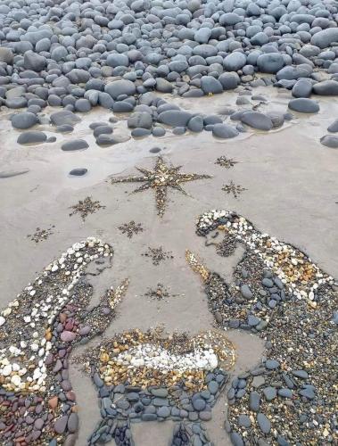 peace on earth Jesus christmas mary joseph beach shells rocks