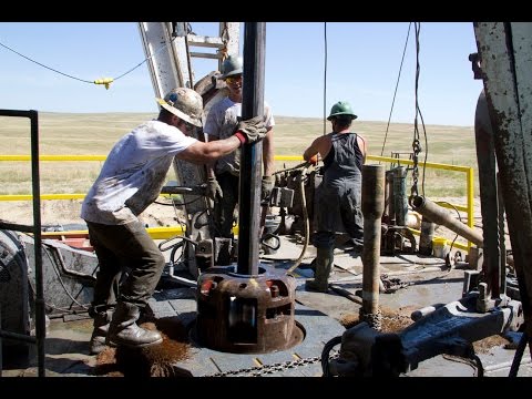 Roughnecks at Work in HD - Drilling Rig Pipe Connection