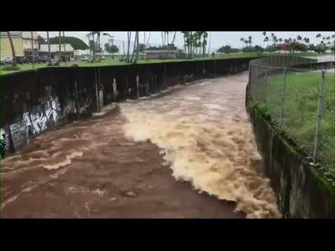 Raw: Hurricane Lane Soaks Hawaii&#039;s Big Island