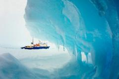 MV Akademik Shokalskiy Stranded in Antarctic Ice