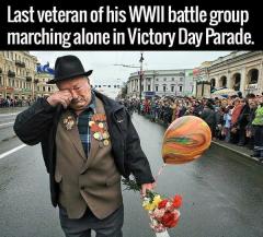 Last Vet of his WWII battle group marching alone in victory day parade