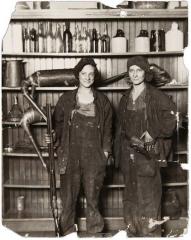 women moonshiners 1921