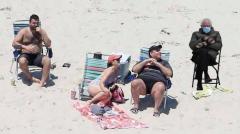 Bernie at the beach with Chris Christie