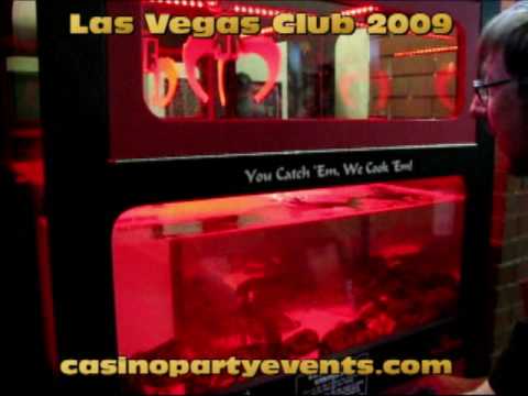 Casino Lobster Crane Machine Game Winner - $2 Bet at Las Vegas Club Freemont Street