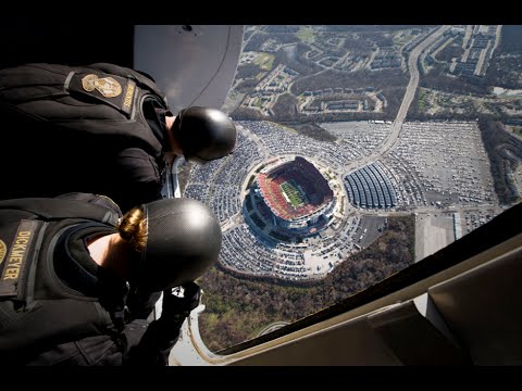 WOW! Navy SEALS&#039; Insane Parachute Jump into Football Stadium! =O