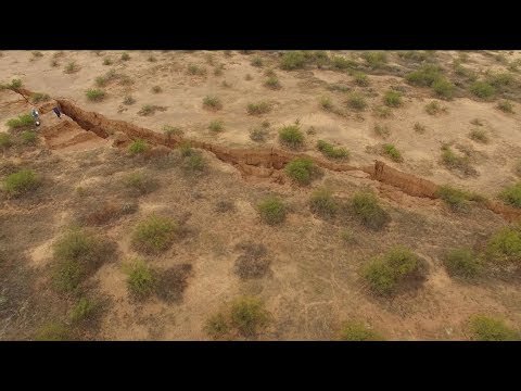 A Two Mile Crack Has Opened Up In Arizona - And Experts Warn That It&#039;s Only Going To Get Bigger