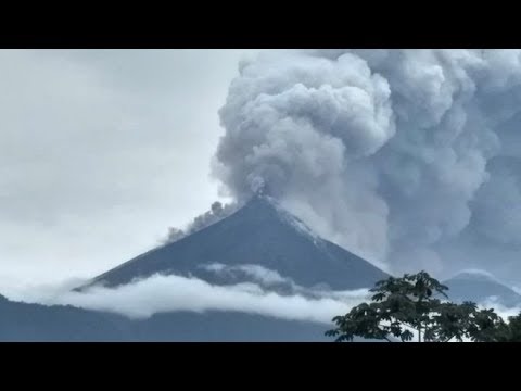 LIVEߔ Guatemala volcano: Several dead as Fuego volcano erupts -